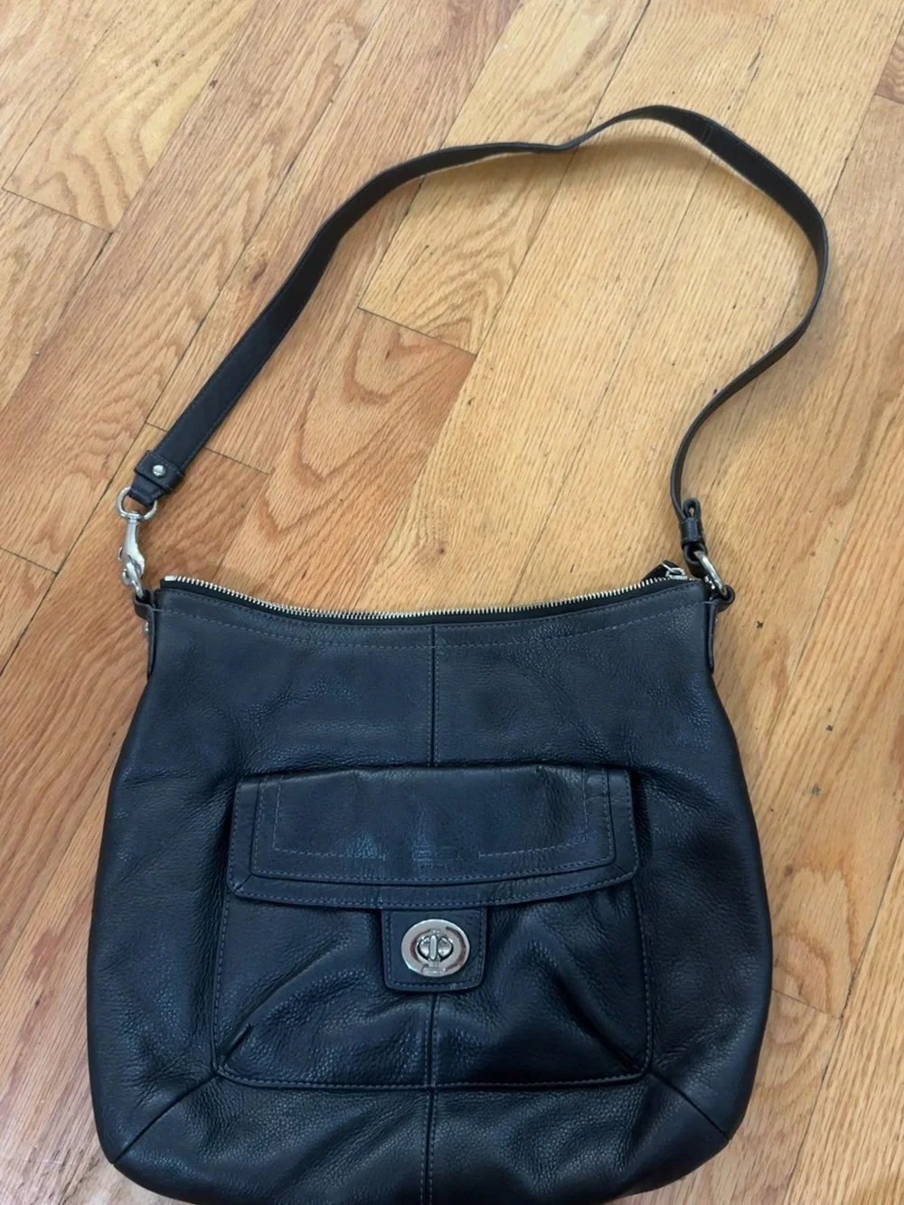 Coach Penelope F19045